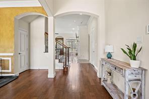 804 Bentwater Parkway - Photo 2