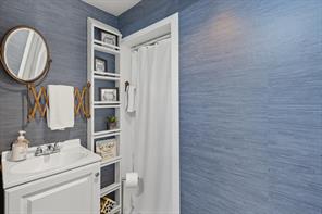 300 E Main Street - Photo 24