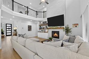 551 Wisteria Street - Photo 2