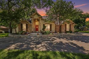 8904 Woodlawn Drive - Photo 1