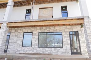 299 W Oak Street - Photo 1