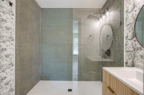 2704 W Biddison Street - Photo 15