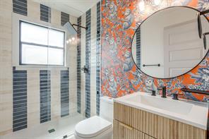 2704 W Biddison Street - Photo 18