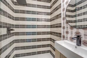 2704 W Biddison Street - Photo 22