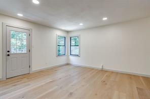 2704 W Biddison Street - Photo 7