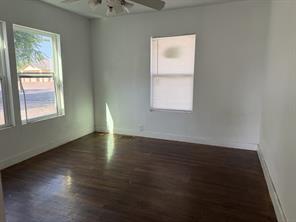 103 S Walnut Street - Photo 15