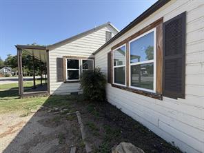 103 S Walnut Street - Photo 2