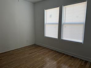 103 S Walnut Street - Photo 3