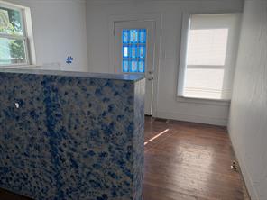 103 S Walnut Street - Photo 9