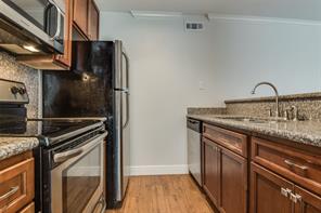3907 Gilbert Avenue - Photo 8