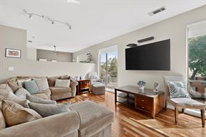 4040 N Hall Street - Photo 19