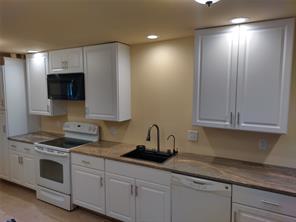 202 SW Cindy Lane - Photo 1
