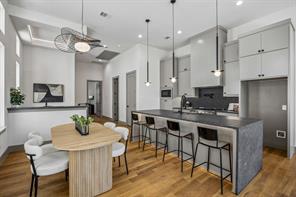 412 Avenue L - Photo 1