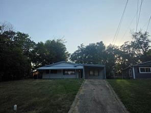 1011 Park Drive - Photo 1