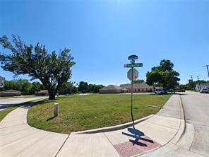 704 Drexel - Photo 3