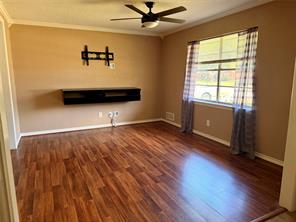 201 Collins Drive - Photo 3