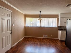 201 Collins Drive - Photo 5