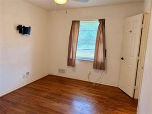 201 Collins Drive - Photo 9