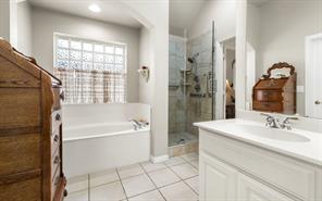 809 Lake Point Circle - Photo 32