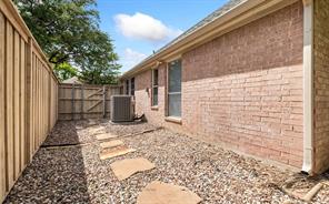 809 Lake Point Circle - Photo 38