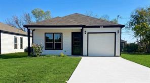 915 E 11th Avenue - Photo 1