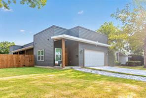 2646 Greenhurst Drive - Photo 1