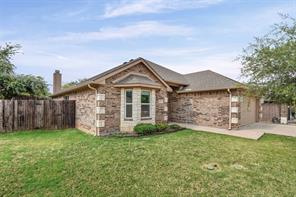 417 W 7th Street - Photo 1