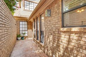 605 Woodway Lane - Photo 31