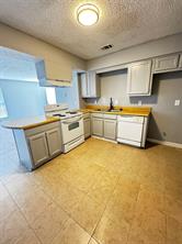 5410 Brookhollow Drive - Photo 3