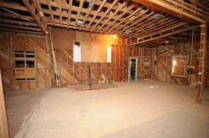 631 E Woodard Street - Photo 17