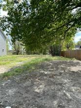 402 E Bonham Street - Photo 4