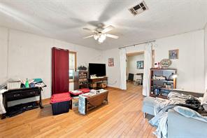 405 NE 4th Street - Photo 2