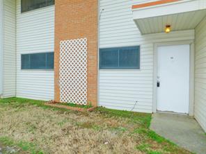 401 Betchan Street - Photo 2