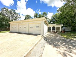 302 W Highland Avenue - Photo 1