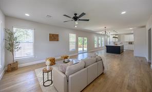 1321 E Magnolia Avenue - Photo 8