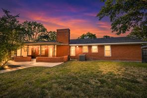 1332 Westwood Street - Photo 2