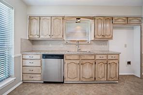 1548 Bamburgh Drive - Photo 14