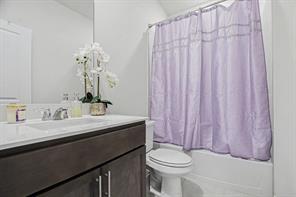 1613 Grand Villa Street - Photo 18