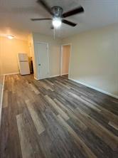 2206 W Hickory Street - Photo 2