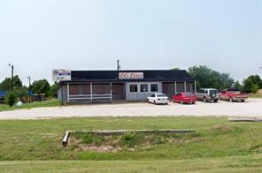 2105 N Interstate 35 N - Photo 1