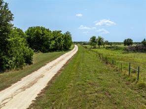 TBD TR 2 Fm 933 - Photo 1