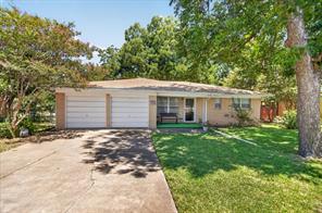 307 Estates Drive - Photo 1