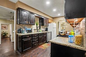 737 Judy Lane - Photo 16