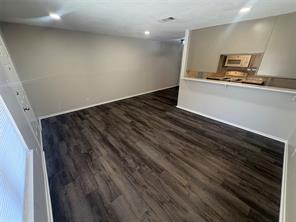 904 N Austin Street - Photo 3