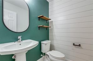 2604 Wesley Avenue - Photo 13