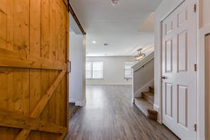 2604 Wesley Avenue - Photo 3