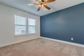 2604 Wesley Avenue - Photo 4