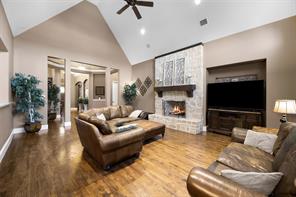 905 Cipriani Drive - Photo 2