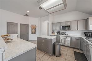4820 Thames Drive - Photo 10