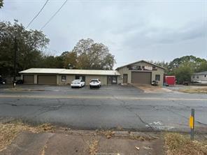 1211 S Armstrong Avenue - Photo 1